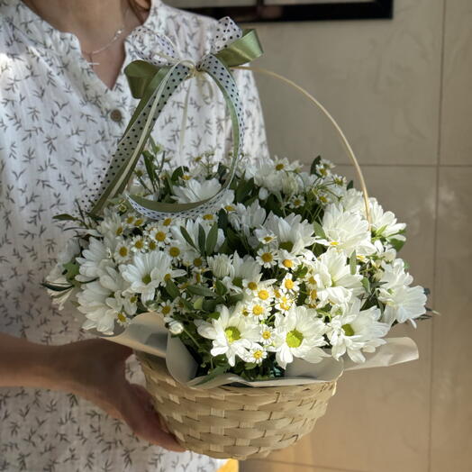 Корзинка ромашек