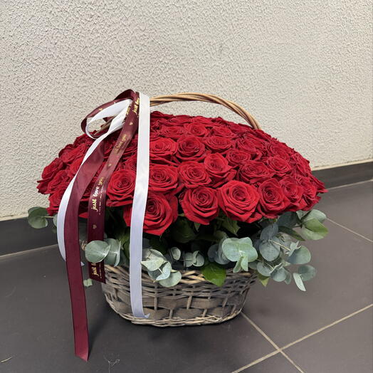 Корзина 77 розами.5.5