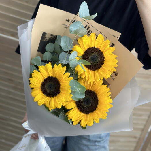 Букет из подсолнухов и эвкалипта 🌻