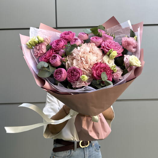 «Воздушная нежность: Мисти Баблс, Кантри Блю, гортензия и эустома» 🌸
