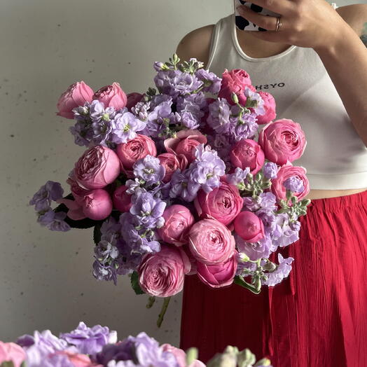 Пионовидные розы Сильва Пинк и кустовая ароматная маттиола лавандовая 💜💕