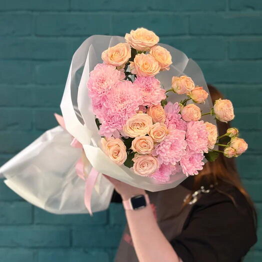 Скидка 25% 😻  Авторский букет с нежными кустовыми розами 🌸