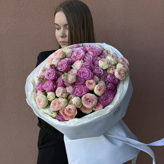 Букет из 25 кустовых роз
