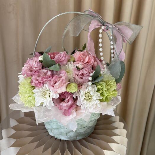 Яркая корзинка с эустомой, диантусами и хризантемой 🎀