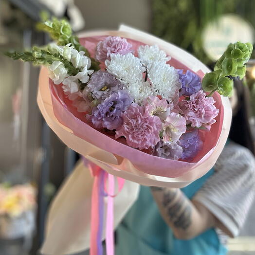 Милый букетик с малюцеллой, эустомой и зефирными диантусами🌸