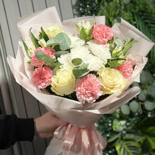 Сборный букет 💐 с белыми розами