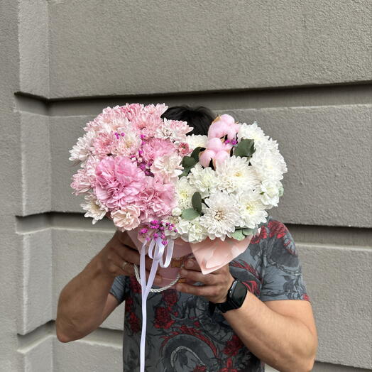 Композиция «Привет, школа!» 💗 стильная, розовая 🤩 которая обязательно понравится учителю 🤍🩷 хризантема, хлопок, диантусы 🍓