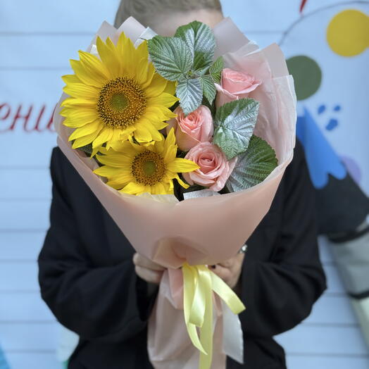 Топ: для учителя подсолнухи с розами и малиной !/ цветы Уфа