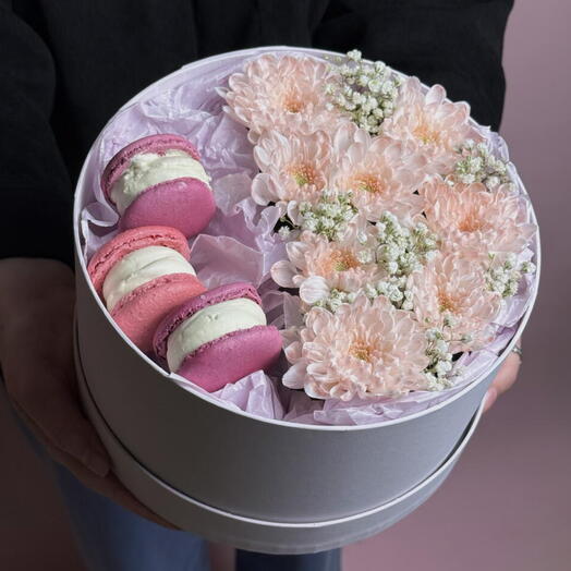 Стойкая шляпная композиция с десертами 🌸🍰