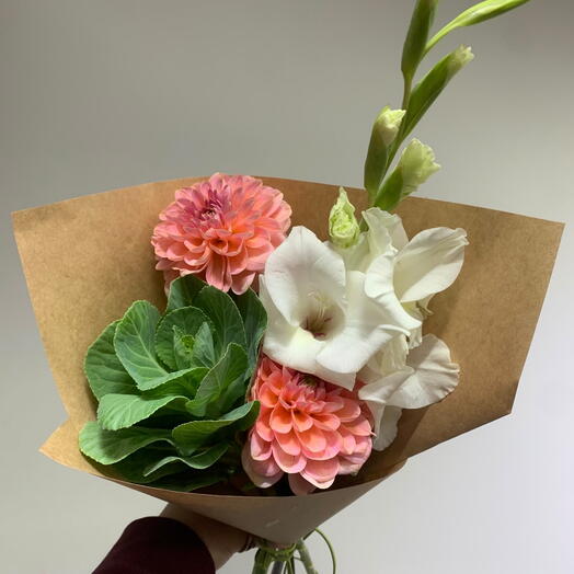 Bouquet dahlia garden