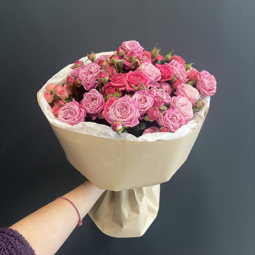 Монобукет из кустовых роз