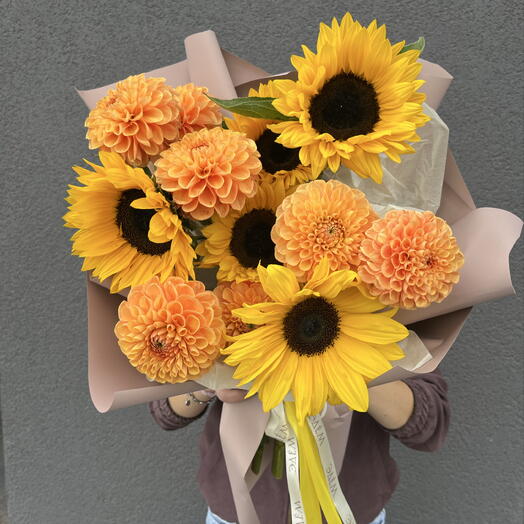 Дуо из подсолнухов и георгинов 🌻