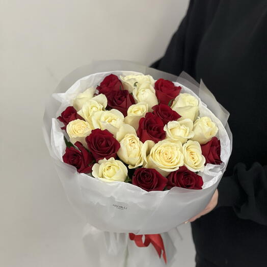 Букет из микса 25 кенийских роз