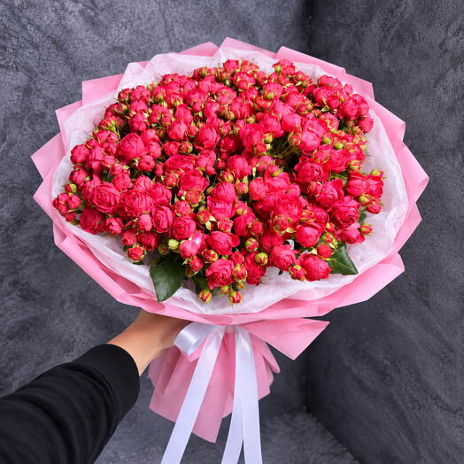 Роскошный монобукет кустовых роз Fuchsia Rhapsody