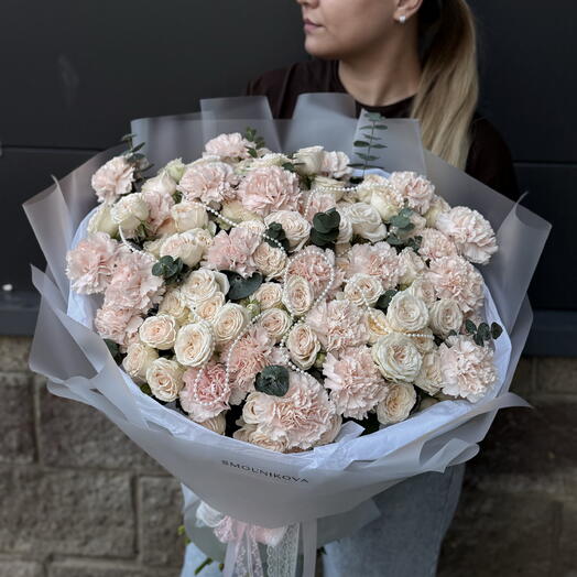 Большой шикарный букет нежнейшие розы и стойкие диантусы 😍 «букет для моего ангела»