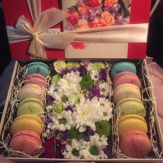 Caja de flores y macaruni