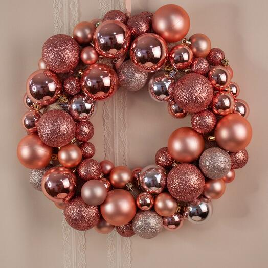 Венок ручной работы с шарами