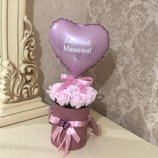 Розы мыльные с шаром сердце любимой мамочке