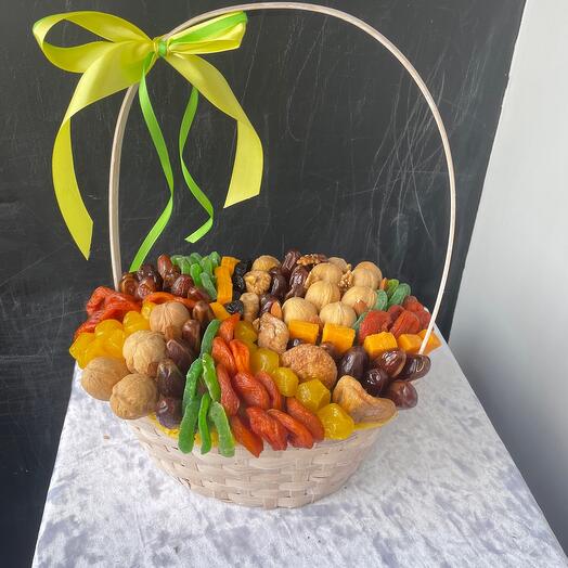 Cesta de frutas secas
