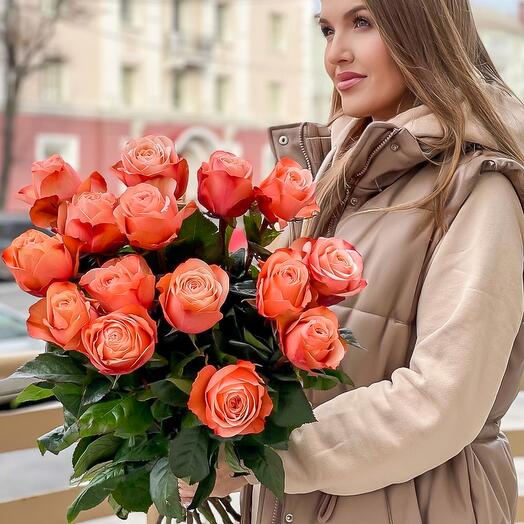 Розы оранжевые 15 шт
