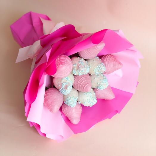 Bouquet of strawberries in chocolate berries
