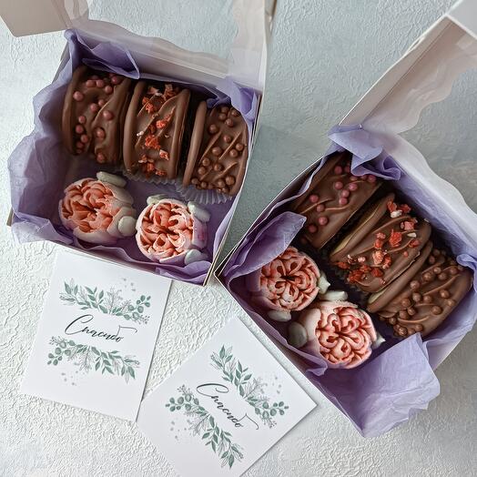 Набор зефиросендвичей и зефирных цветов