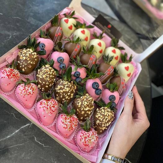 Клубничное ассорти (16-25 шт)