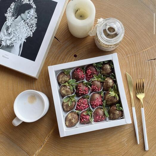 Клубничный бокс  "Паштель"