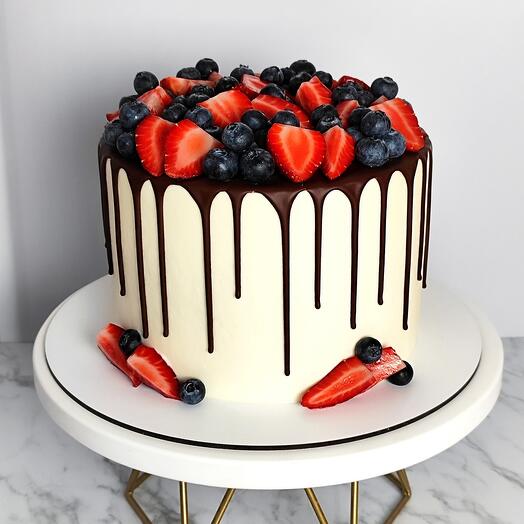 Terciopelo rojo con salsa de cereza y mousse de cereza