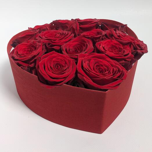 12 red roses in a red box