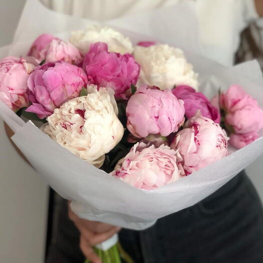 Bouquet of large peonies 13 pieces