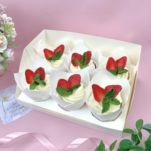Капкейки с ягодами 6 шт ( 700 гр)