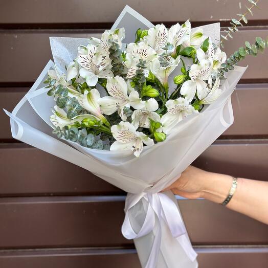 Букет из альстромерий