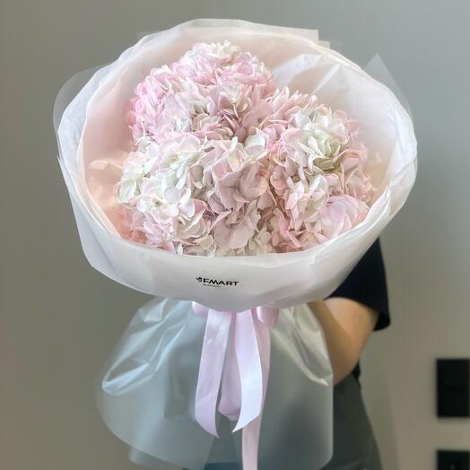 Bouquet of 3 lush hydrangeas in original packaging