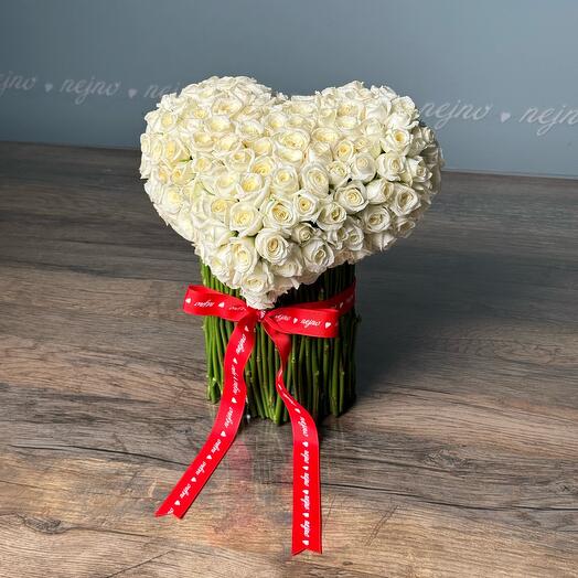 Heart-shape bouquet (size L, white flowers)