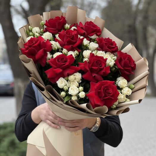Holland roses and Spray roses bouquet💞