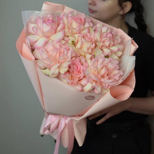 Букет из 7 ажурных роз