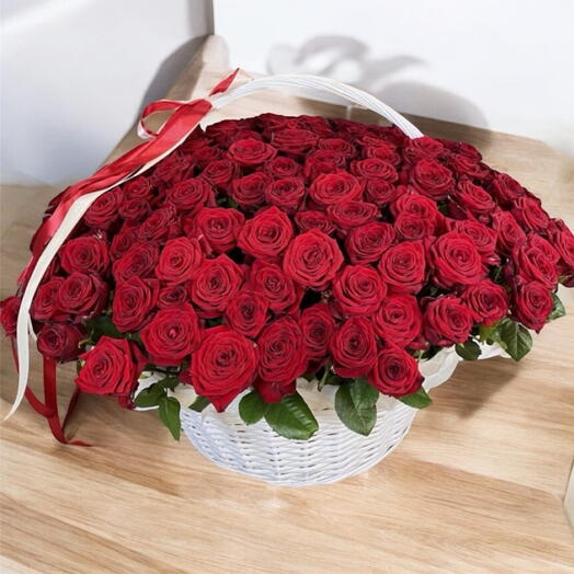 200 rose in basket