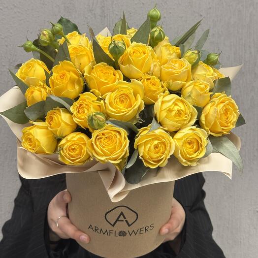 Кустовые пионовидные розы Yellow Bubbles