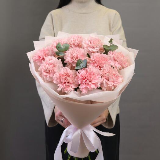 Букет с нежно-розовой гвоздикой les fleur (В0072)