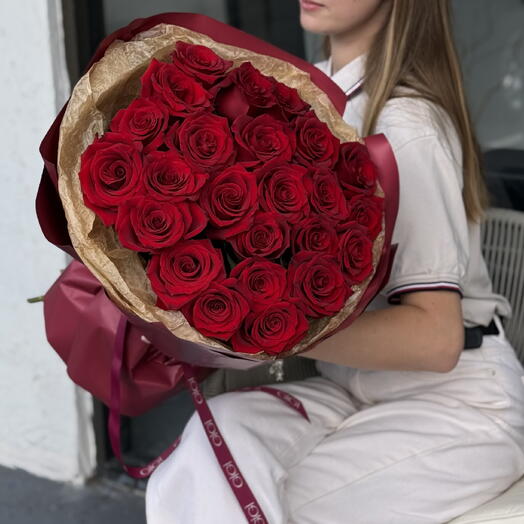 25 Red roses