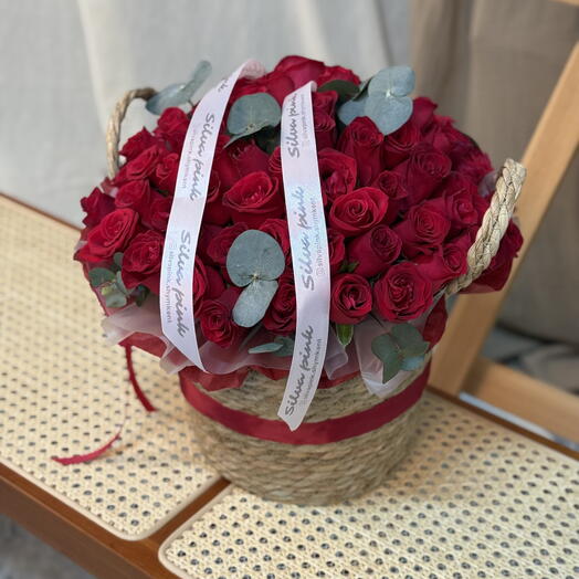 51 красная роза в кашпо