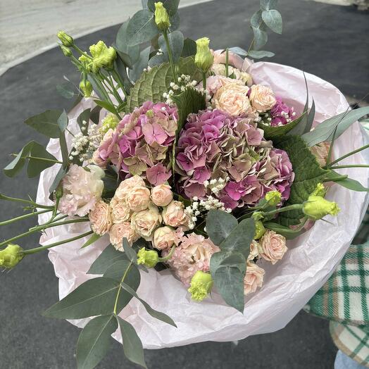 Compose with Hortenzias,eustoma and Roses, Decorated with eucalyptus