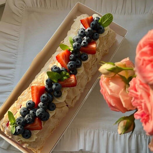 Меренговый рулет с голубикой и клубникой 🍓