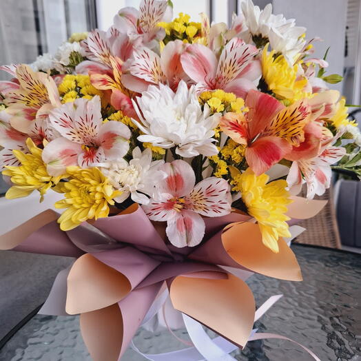 Alstroemeria