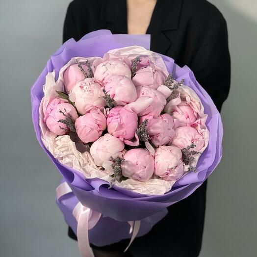 Bouquet 54 пионы с ароматной лавандой