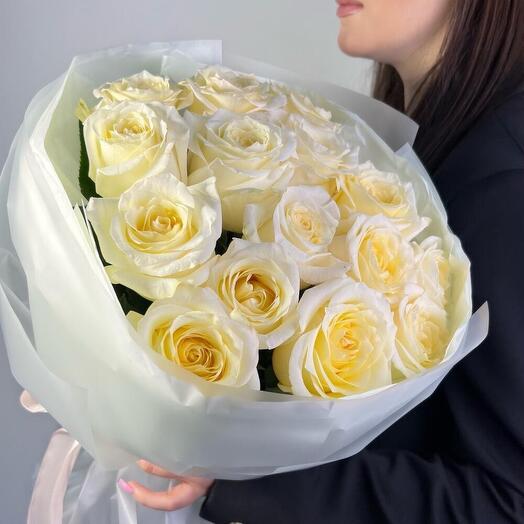 Букет из белых роз 15 шт