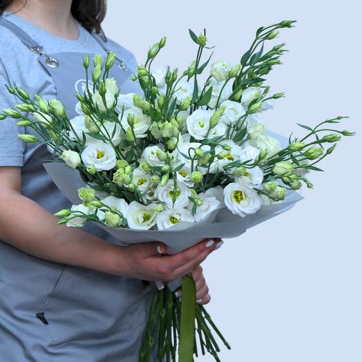 White lisianthus