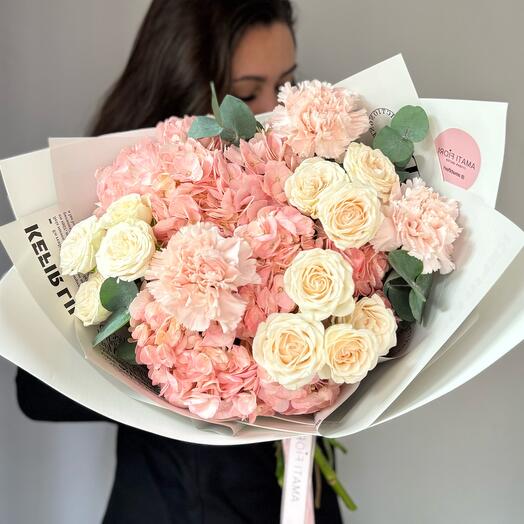 Нежный букет 💐 с гортензией 0046