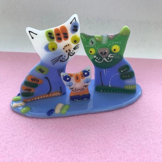 Подарочный сертификат «Мастер-класс Котики на подставке в технике фьюзинг» (2 часа, 1 человек)